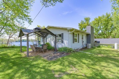 This four-bedroom, three-bath, 2,994-square-foot split level - photo 38