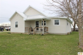 121 ACRE CROP/CATTLE FARM, WITH A NEWLEY REMODELED 3 BEDROOM, 2 - Lake Home For Sale in Edmonton, Kentucky