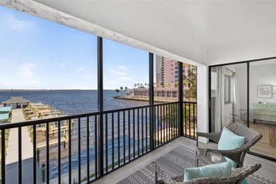 TURN-KEY RIVERFRONT RESIDENCE | DEEDED 27' BOAT SLIP | GULF