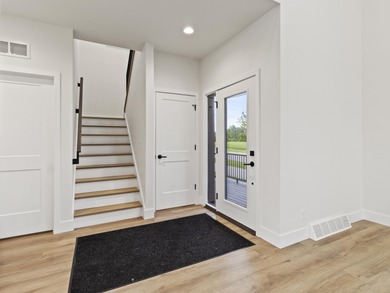 Located in one of Oak Creeks finest communities, this home - photo 5