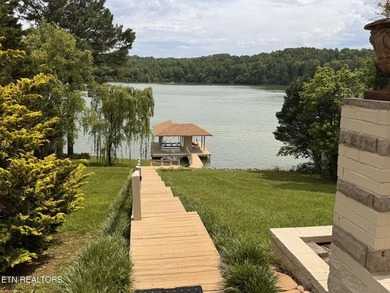 A Masterpiece of Waterfront Living: Experience the pinnacle of - photo 6