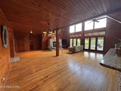 A Masterpiece of Waterfront Living: Experience the pinnacle of - photo 7