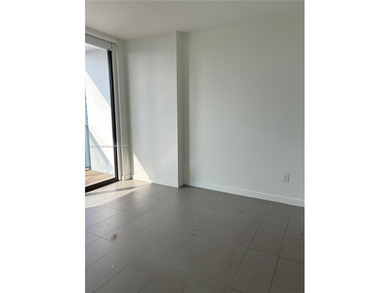 25th Floor 2BD/2BA unit in the heart of the Entertainment