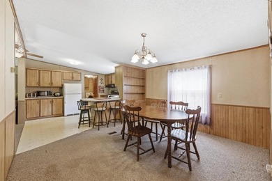 Perfectly positioned on a desirable corner lot, this spacious - photo 12