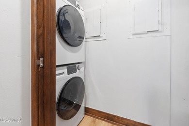 Beautifully remodeled 2-bedroom lockoff offering 2 bedrooms, 3 - photo 13