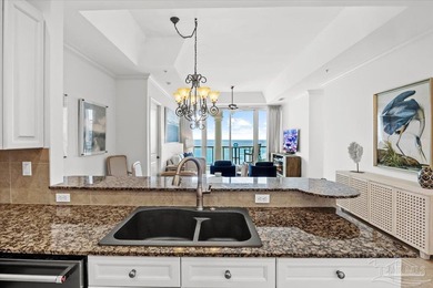 Imagine an EXQUISITE PENTHOUSE whose sweeping vistas stretch - photo 14