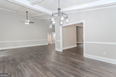 Stunning Renovated Home on Large Private Wooded Lot. 6 Bedrooms - photo 15