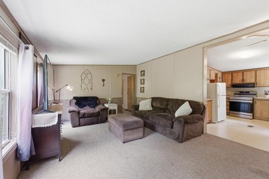 Perfectly positioned on a desirable corner lot, this spacious - photo 15