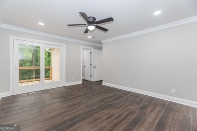 Stunning Renovated Home on Large Private Wooded Lot. 6 Bedrooms - photo 19