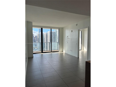 25th Floor 2BD/2BA unit in the heart of the Entertainment