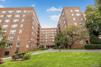 Large spacious three bedroom unit in sought after Valentine - photo 22