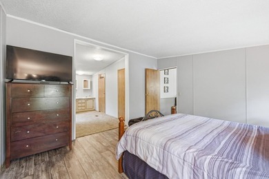 Perfectly positioned on a desirable corner lot, this spacious - photo 23