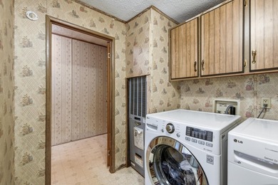 Perfectly positioned on a desirable corner lot, this spacious - photo 31
