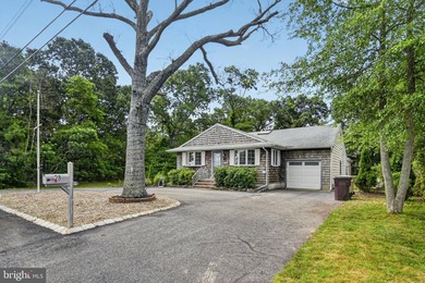 Welcome to this well-maintained 3-bedroom, 2-bath ranch located - photo 3