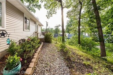 Contingent offer accepted-Buyer needs to sell home first. Other - photo 6