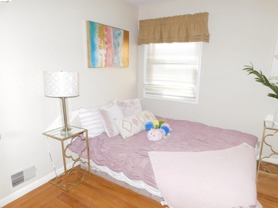 WOW! MORE than 2800 sq/ft of the living area, Spacious tri-level - photo 13