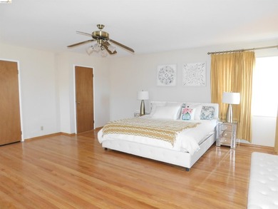WOW! MORE than 2800 sq/ft of the living area, Spacious tri-level - photo 14