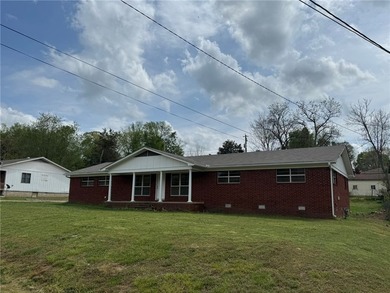 Lake Dardanelle Home Sale Pending in Russellville Arkansas