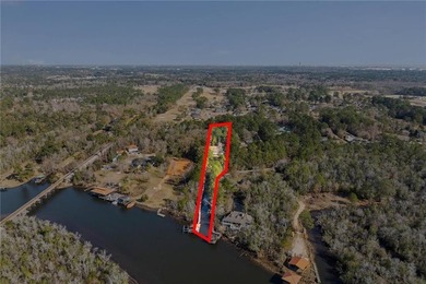 This exceptional waterfront home features 4 bedrooms and 4 - photo 44