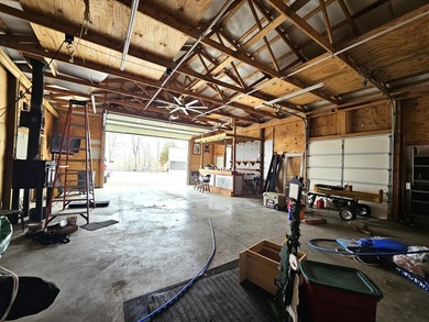 The perfect All-In-One Rough River Lake property