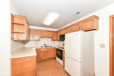 Inviting 2 bedroom, 2 bath patio home with den/sunroom located