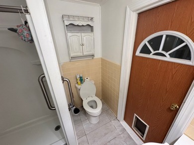 Excellent investment opportunity featuring a 6-bedroom, 3-bath - photo 19