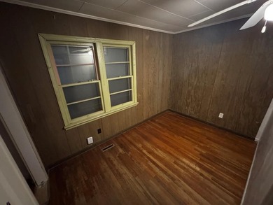 Excellent investment opportunity featuring a 6-bedroom, 3-bath - photo 28