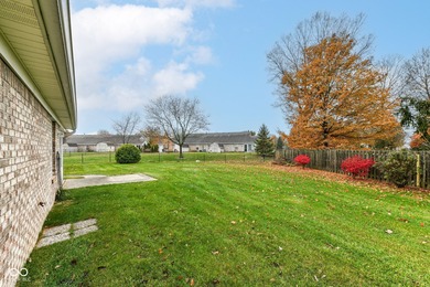 Inviting 2 bedroom, 2 bath patio home with den/sunroom located