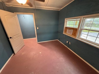 Excellent investment opportunity featuring a 6-bedroom, 3-bath - photo 39