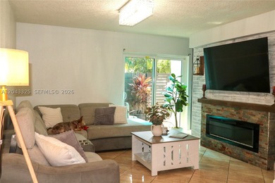 Charming lakefront 3-bedroom, 2.5 bath corner townhome featuring - photo 4