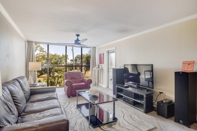 Beautiful condo in the heart of Biloxi just a short walk to the - photo 8