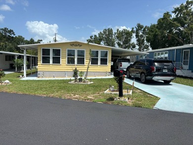 Lake Dell Home For Sale in Dundee Florida