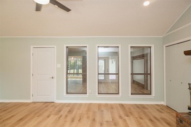 This spacious 3-bedroom, 2-bath home (approx. 2,206 sq. ft.) has - photo 11