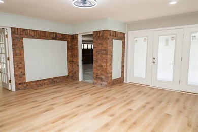 This spacious 3-bedroom, 2-bath home (approx. 2,206 sq. ft.) has - photo 12