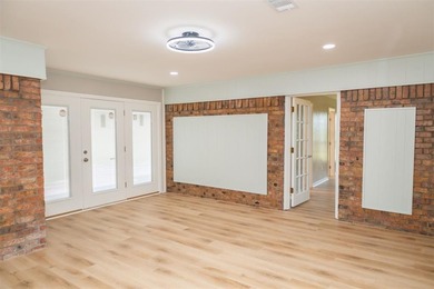 This spacious 3-bedroom, 2-bath home (approx. 2,206 sq. ft.) has - photo 14