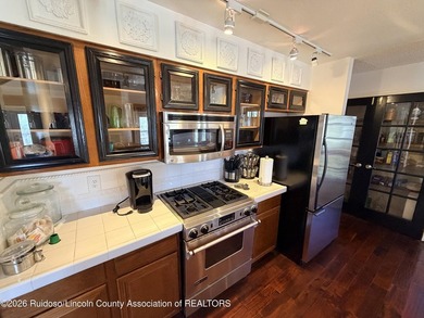 GREAT VIEWS WITH THIS MOUNTAIN STYLE HOME! Escape to this - photo 14