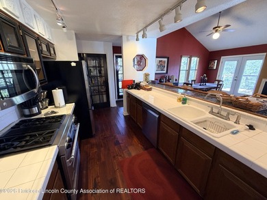 GREAT VIEWS WITH THIS MOUNTAIN STYLE HOME! Escape to this - photo 15