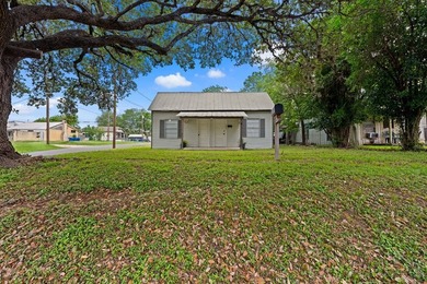 Charming cottage-style home on an oversized corner lot with - photo 22