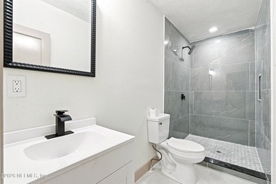 Amazing opportunity to own this beautifully renovated home. NO - photo 24