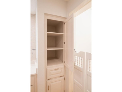 This spacious 3-bedroom, 2-bath home (approx. 2,206 sq. ft.) has - photo 24