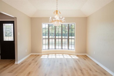 This spacious 3-bedroom, 2-bath home (approx. 2,206 sq. ft.) has - photo 31