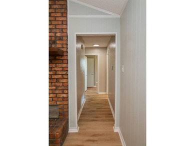 This spacious 3-bedroom, 2-bath home (approx. 2,206 sq. ft.) has - photo 32