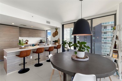 Bright & Spacious 2 bedroom + Den corner unit located in the