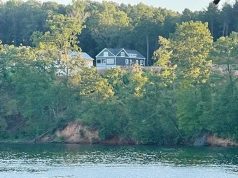 Lake Keowee Home Sale Pending in West Union South Carolina