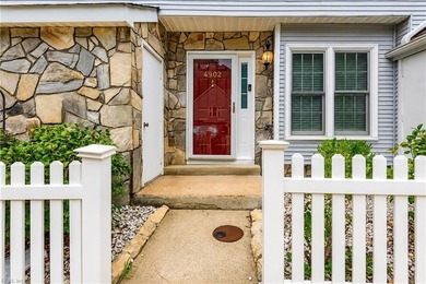 Bright and cheerful, this two bed, two- and one-half bath - photo 3