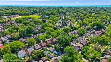 Nestled on the highly desirable *M* Streets of Grosse Pointe - photo 4