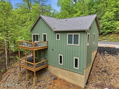 Newly Constructed Stunning Mountain Retreat - Where Luxury Meets - photo 3