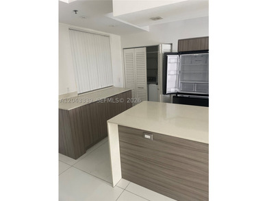 Beautifull and totally remodeled 2 bedroom in a waterfront gated - photo 7