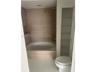 Beautifull and totally remodeled 2 bedroom in a waterfront gated - photo 8