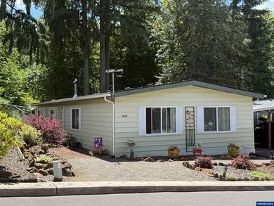 Great neighborhood and location in South Salem. 3 bedroom 2 bath - photo 1